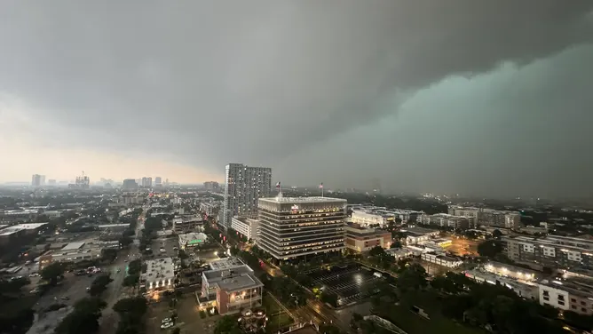 Houston Drivers Confront Destructive Thunderstorm with 100+ MPH Winds and Torrential Rain