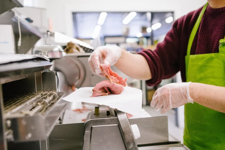 Urgent: 2 Dead in Listeria Outbreak Linked to Deli Meats—28 Hospitalized Across 12 States