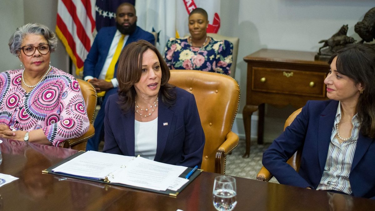 Texas Democrats Unite: Kamala Harris Takes the Lead in 2024 Presidential Race