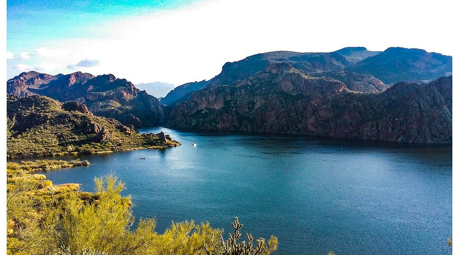 5 Arizona Lakes That Feel Like Coastal Retreats – Discover Cool Waters, Kayaking, and Hidden Beaches in Desert Landscapes